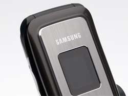 Samsung Releases Easy-to-use Handset